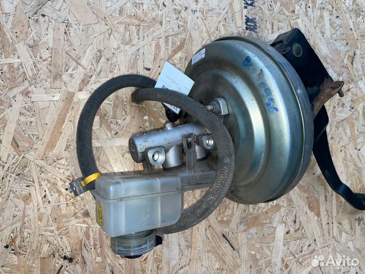 Вакуумный усилитель тормозов с главным тормозным