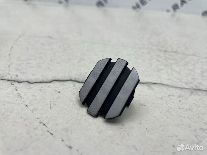 Заглушка декоративная Bmw E39 E53 E46 E83 M50 M52