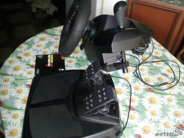Logitech momo Racing Force Feedback Wheel