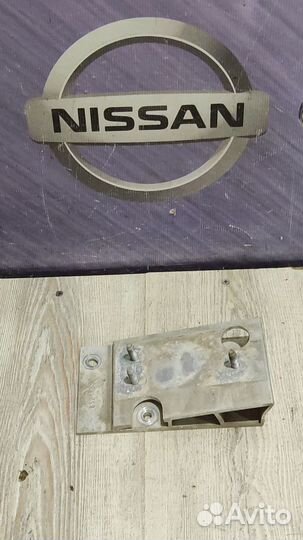 Кронштейн крепление усилителя бампера infiniti QX6