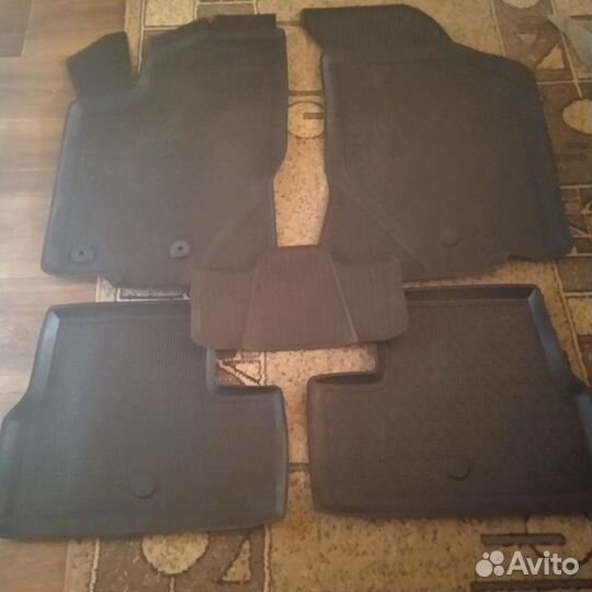 Автомобильные коврики резиновые