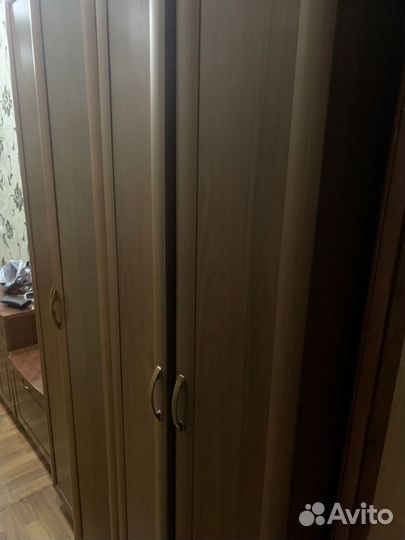 Шкаф для одежды бу