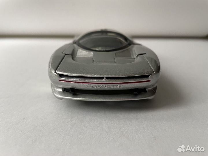 Коллекционая модель 1:24 Chevrolet Corvette Indy
