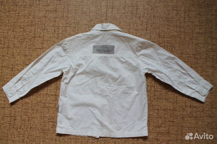 Крутая белая рубашка на мальчика