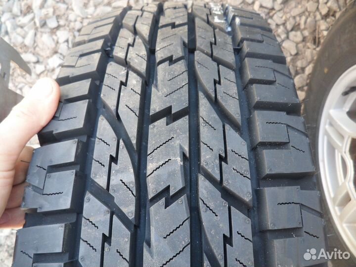Yokohama Geolandar A/T G015 215/70 R16