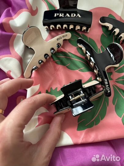 Заколки Prada