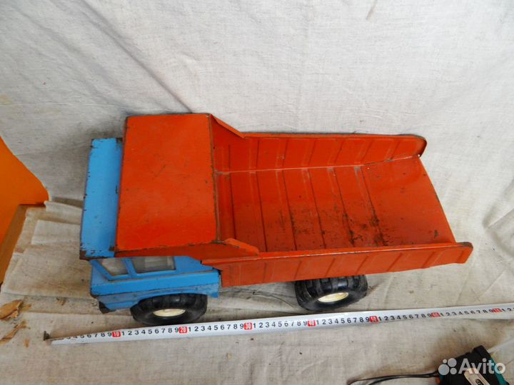 Большой камаз самосвал.СССР 50 см.без реставрации