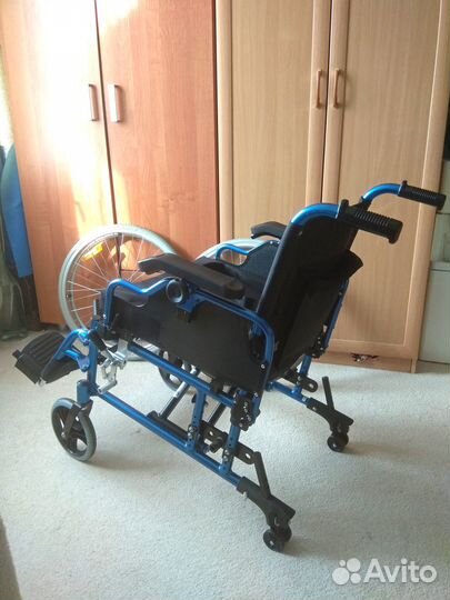Инвалидное кресло-коляска новая