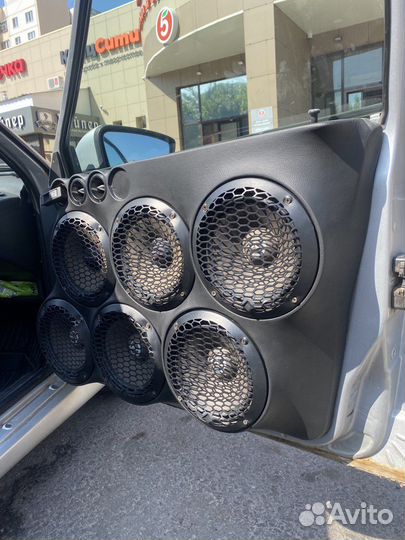 Дверные карты, обшивки, подиумы