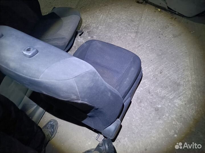 Сидение переднее правое Corolla 160 180