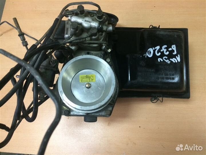 Инжектор (распределитель впрыска топлива)