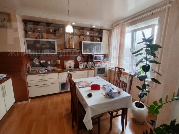 5-к. квартира, 93 м², 6/9 эт.