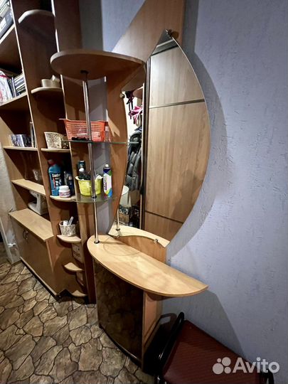 Зеркало напольное с полками и шкафчиком