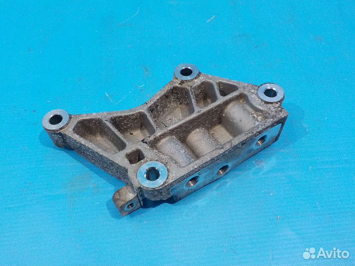 Кронштейн опоры двигателя KIA Sportage 3 2010-2015