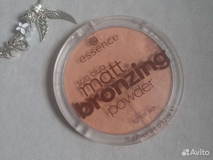 Бронзирующая пудра Essence