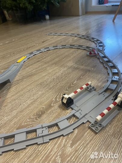 Продается поезд lego duplo