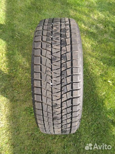 Bridgestone Blizzak DM-V1 215/60 R17 96R