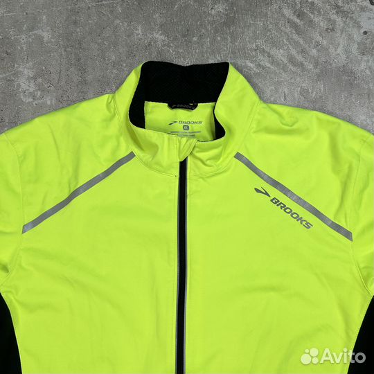 Мембранная ветровка Brooks Softshell (Hoka, Asics)