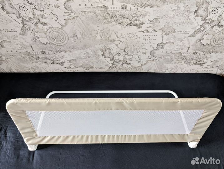 Защитный бортик для кровати