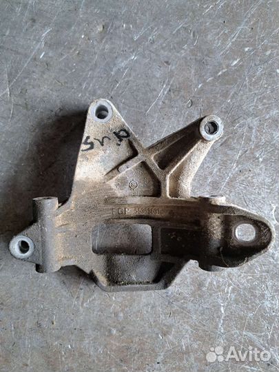 Кронштейн генератора Cadillac bls