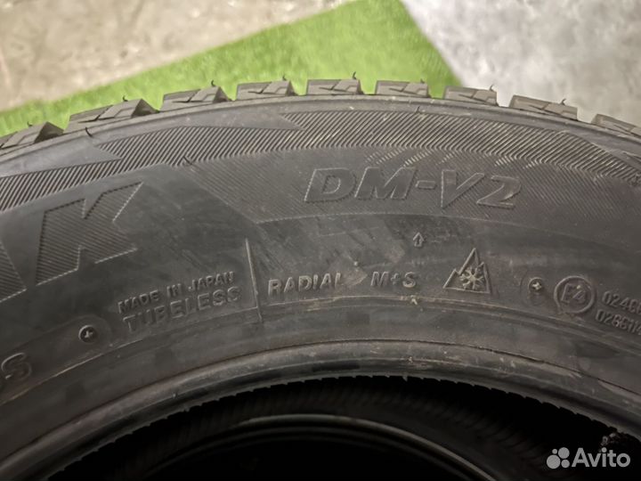 Bridgestone Blizzak DM-V2 235/55 R18 100T