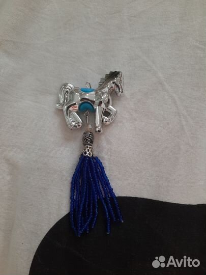 Брелок лошадь с подвеской