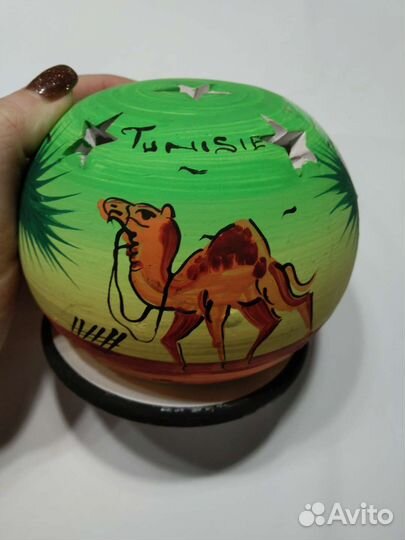 Сувенирные тарелки разных стран и магниты