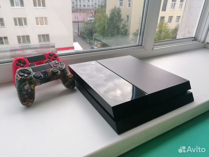 PS4 500gb + 2 джойстика