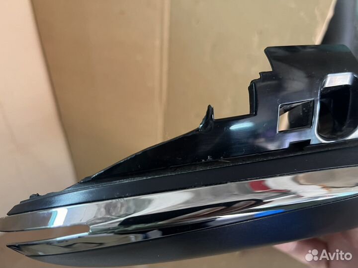 Накладка правая хром зеркала Toyota Camry 70
