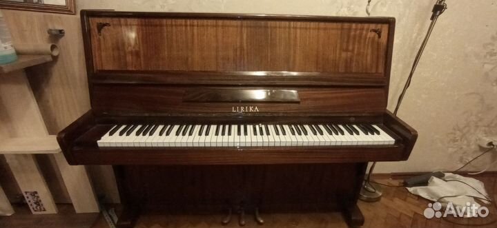 Пианино Lirika л-120