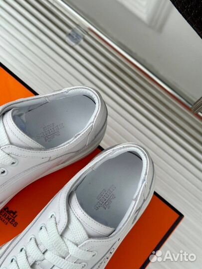 Женские кроссовки hermes