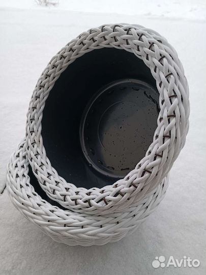 Кашпо из искусственного ротанга