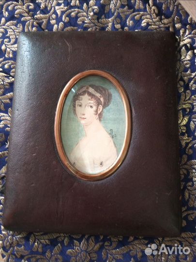 Старинная антикварная рамка