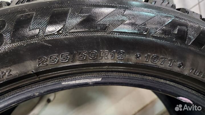 Bridgestone Blizzak Spike-01 255/50 R19