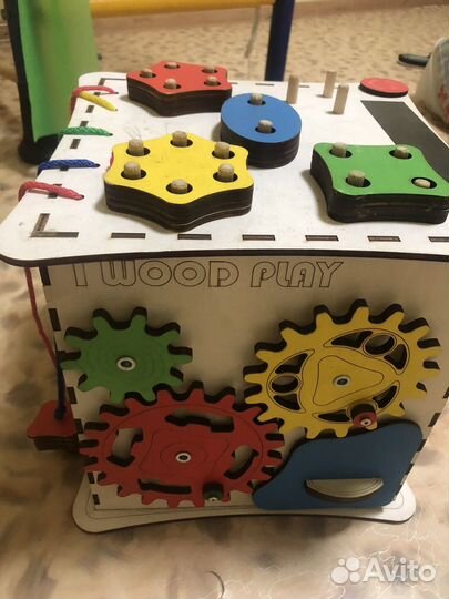 Бизиборд домик. Хороший целый