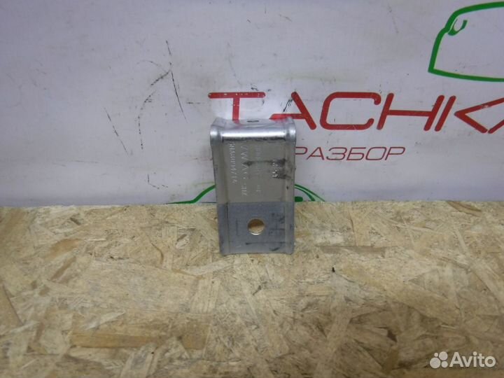 Защитный брус VAG