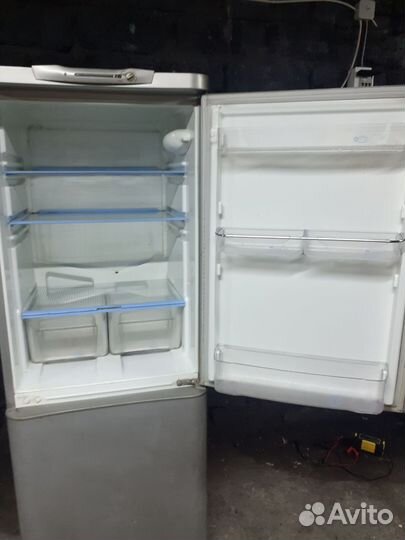 Холодильник indesit