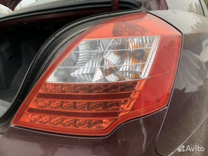 Фонарь задний правый Geely emgrand ec7