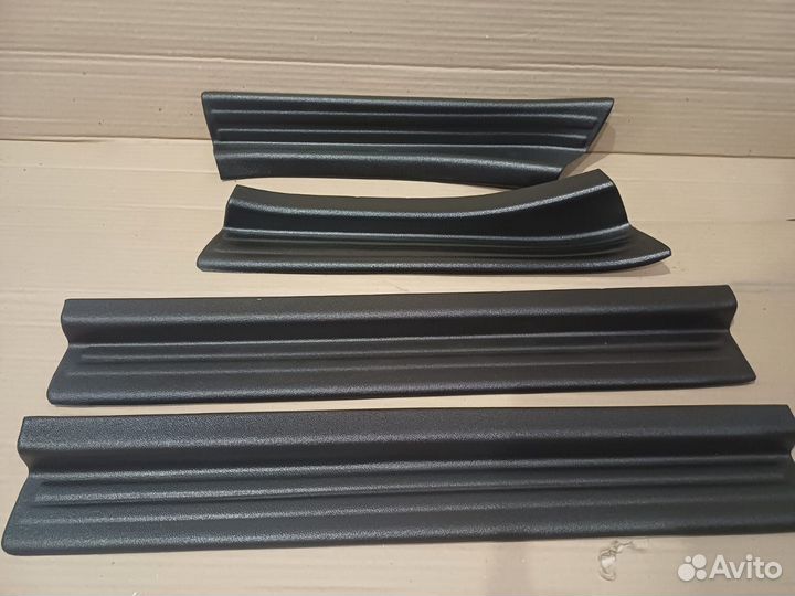 Накладки на пороги дверей лада веста (LADA Vesta)