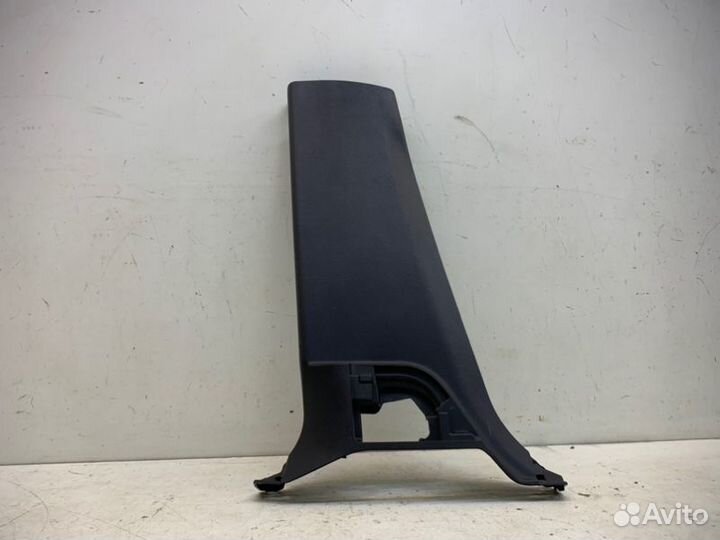 Обшивка стойки левая Toyota Land Cruiser 200