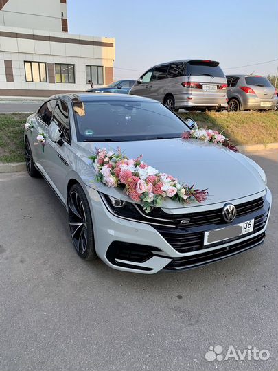 Свадебные украшения на машину