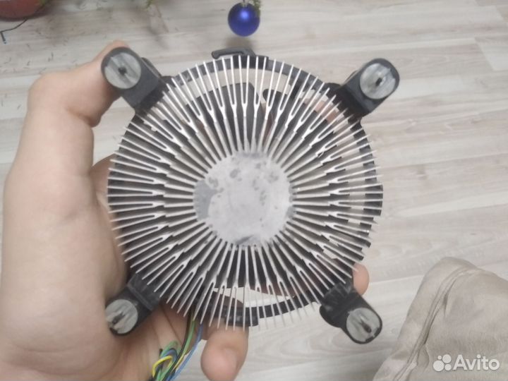 Боксовый кулер intel