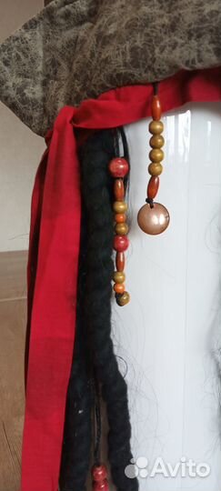 Треуголка Джека Воробья с дредами и бусинами