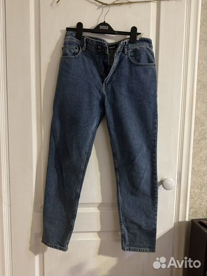 Джинсы mom