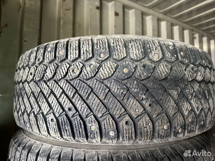 Continental ContiIceContact BD 215/65 R16