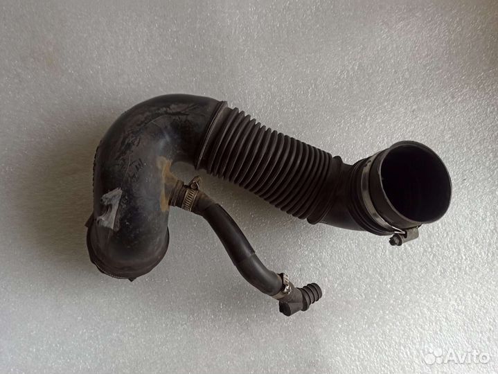 Патрубок воздушного фильтра Peugeot 406