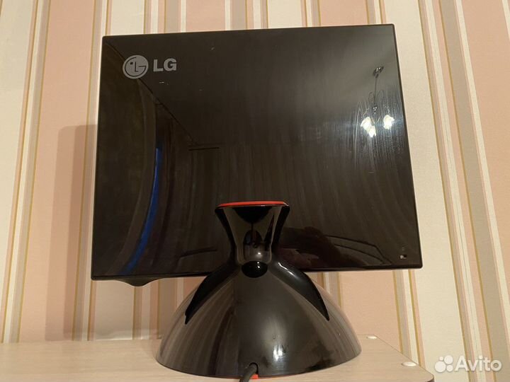 Монитор Lg 19