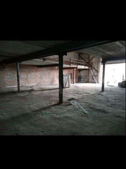 Склад, 690 м²