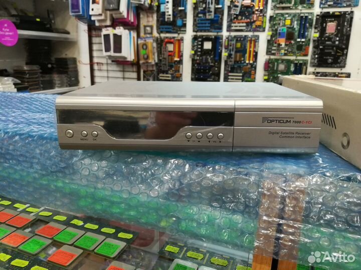Цифровой спутниковый ресивер opticum globo 7000C
