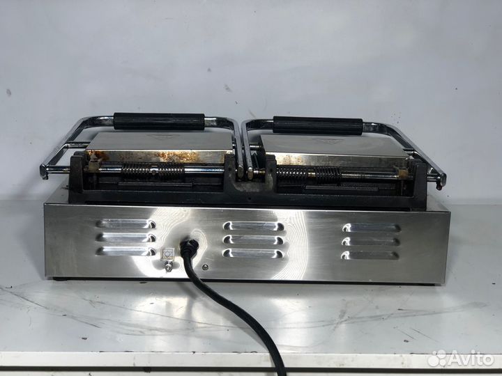 Гриль прижимной Hurakan